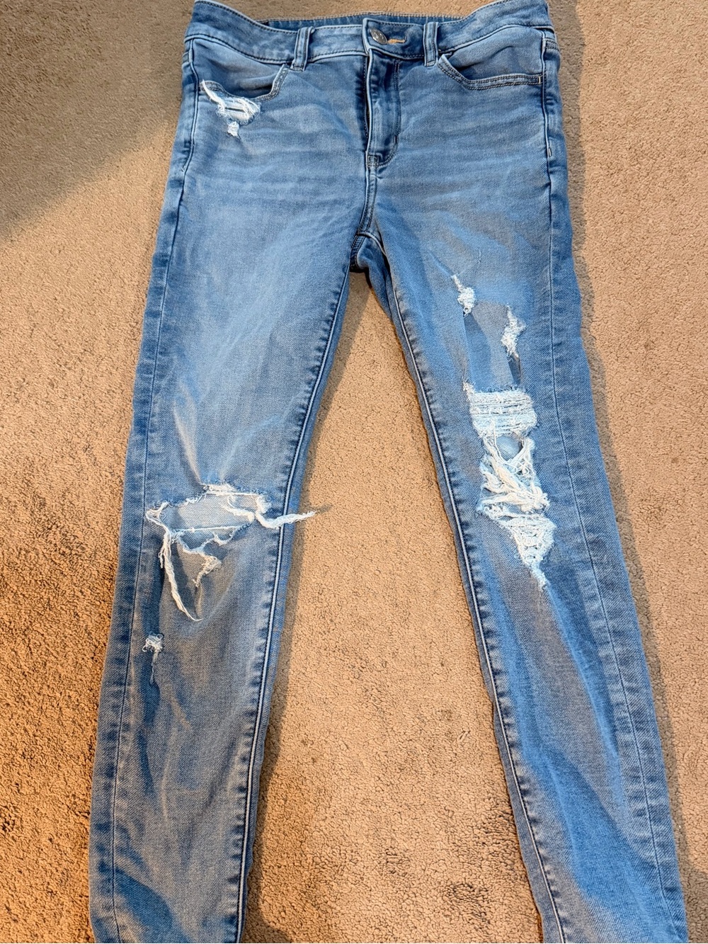 American Eagle Outfitters Light Blue Ripped Skinny Jeans size 6